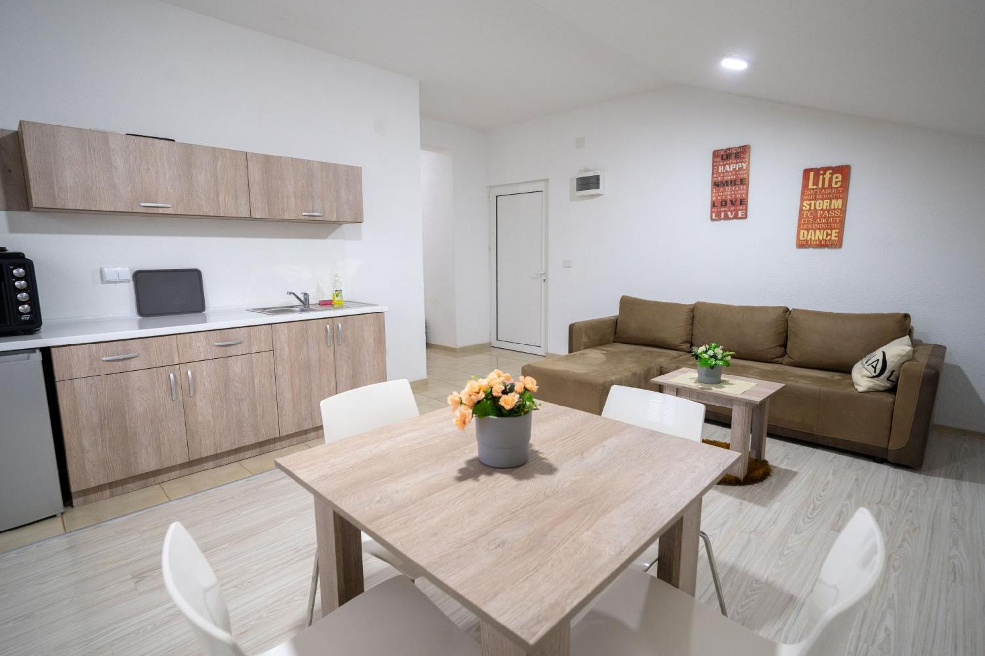 Luna Apartments 게브겔리야 외부 사진