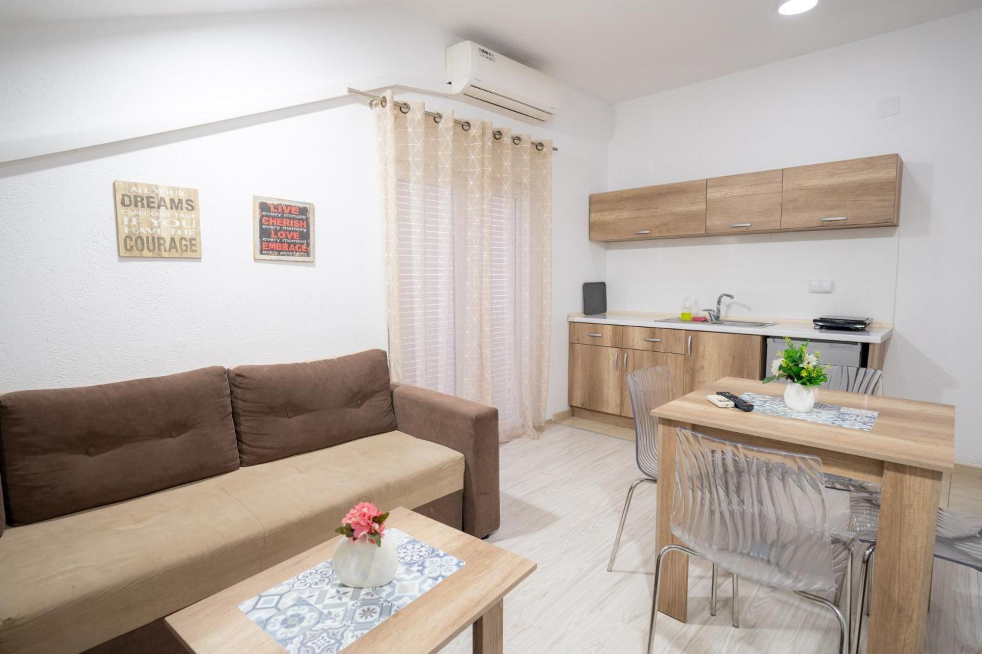 Luna Apartments 게브겔리야 외부 사진